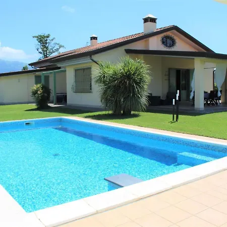 House In Versilia With Pool & Beaches Camaiore