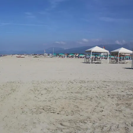 House In Versilia With Pool & Beaches Dom wakacyjny Camaiore